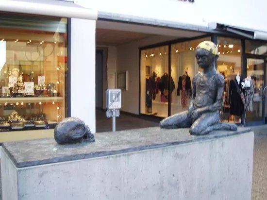 Double Blind Sculpture - Michael Kvium