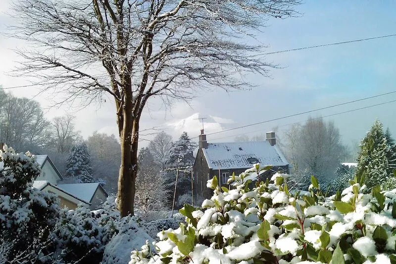 Pinecroft - sleeps 5 guests  in 3 bedrooms
