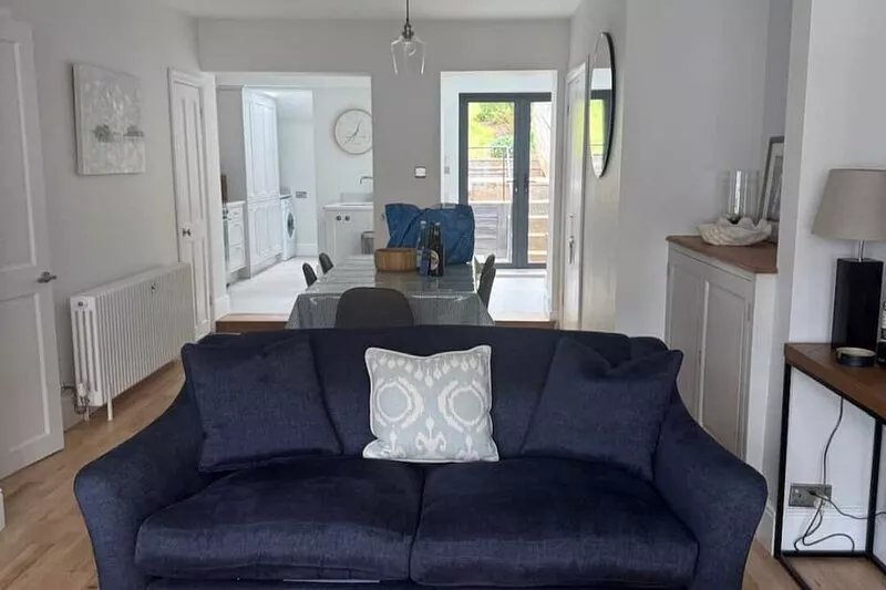 Stylish Coastal 3 Bed Haven | Close to town on Coronation Road