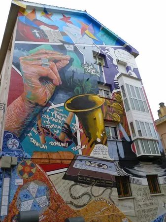 Mural Eskuz-Esku Cultura