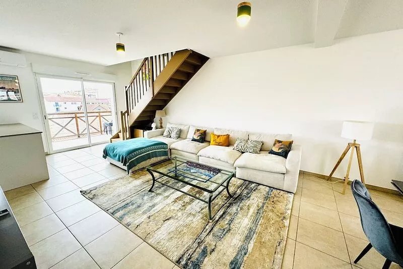Apartment 'Superbe Duplex Au Pied De La Plage' with Private Terrace, Wi-Fi and