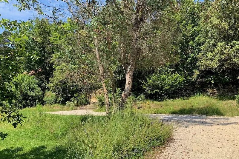 Comfortable cottage in a wooded area by the pool near Sarlat