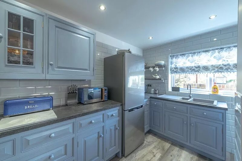 luxury apartment in peaceful meads village with all amenities and beach nearby