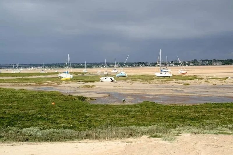 Holiday home in the heart of Coutainville. A life on foot!  ideally located