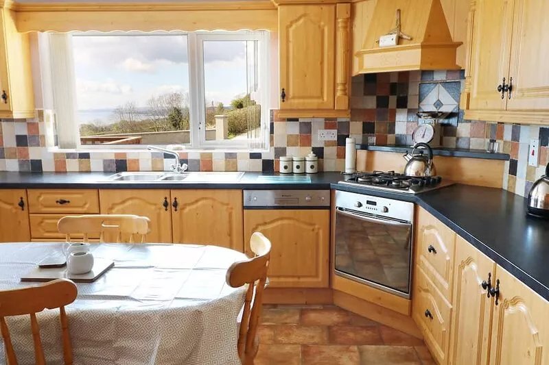 TULLYALLY, family friendly, country holiday cottage in Redcastle