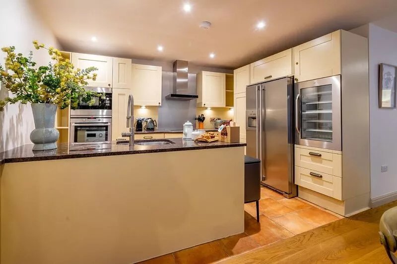 Blake Mews  -  a family break that sleeps 6 guests  in 3 bedrooms