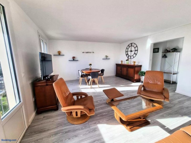 2 independent, bright and comfortable one-bedroom apartments close to the Ile de Ré