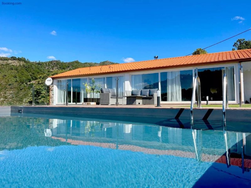Casas Capela by O'Porto Seven