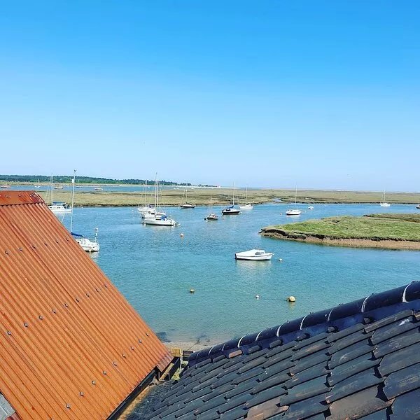 Stunning New Property with Roof Terrace and Amazing Views