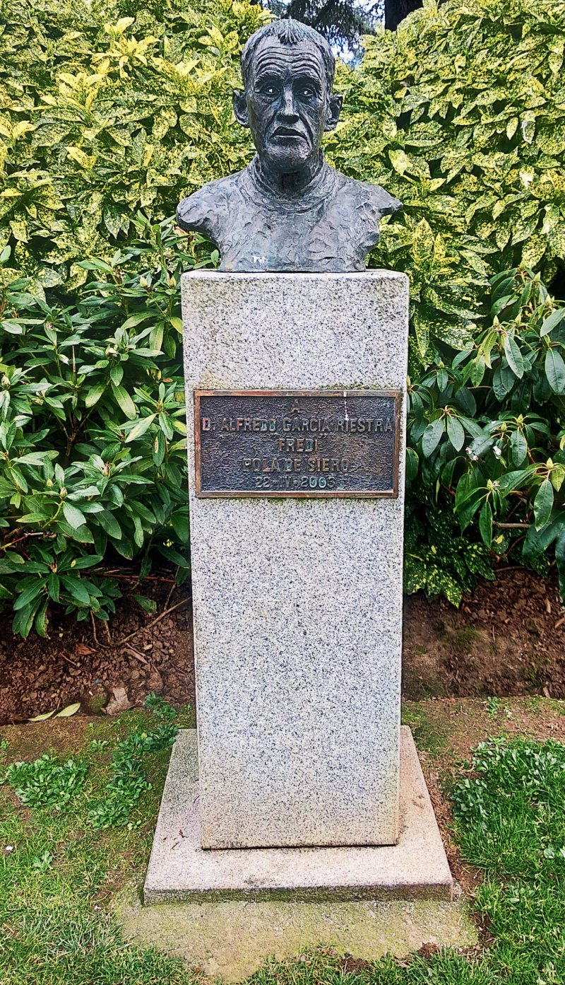 Busto De Alfredo Garcia Riestra <fredi>