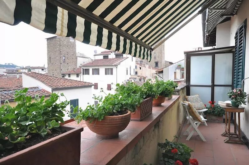Apartment with wide terrace in the heart of Florence, Air conditioning,Wi-Fi.