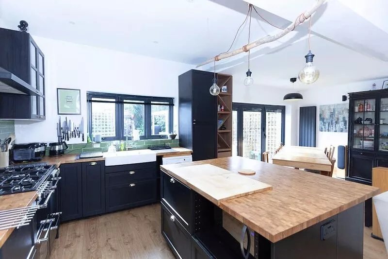 Seafront home with fabulous view - 20m to beach.