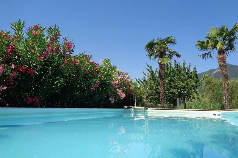 Apartment with garden and pool, near Salò