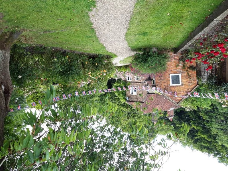 The Three Horseshoes