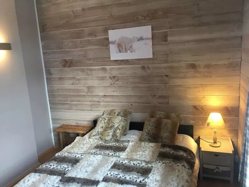 In the center of the village of Les Gets, ski-in ski-out apartment overlooking