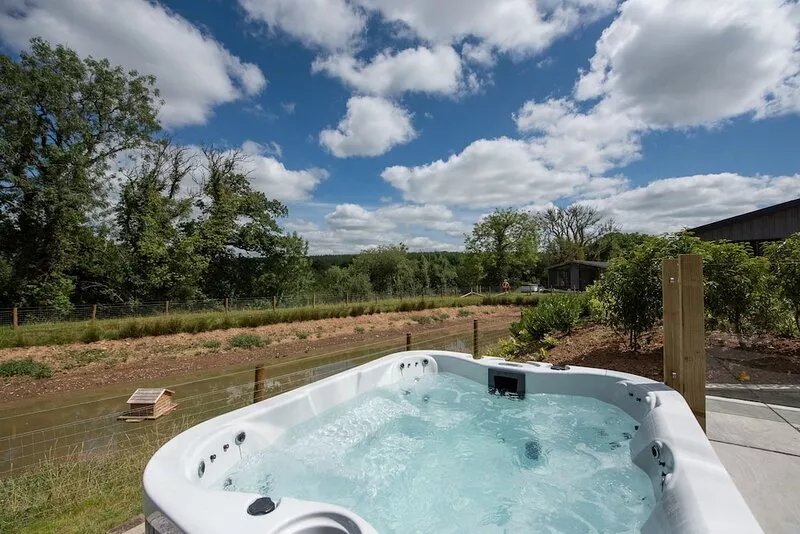 Saffron Lodge, 24 Roadford Lake Lodges