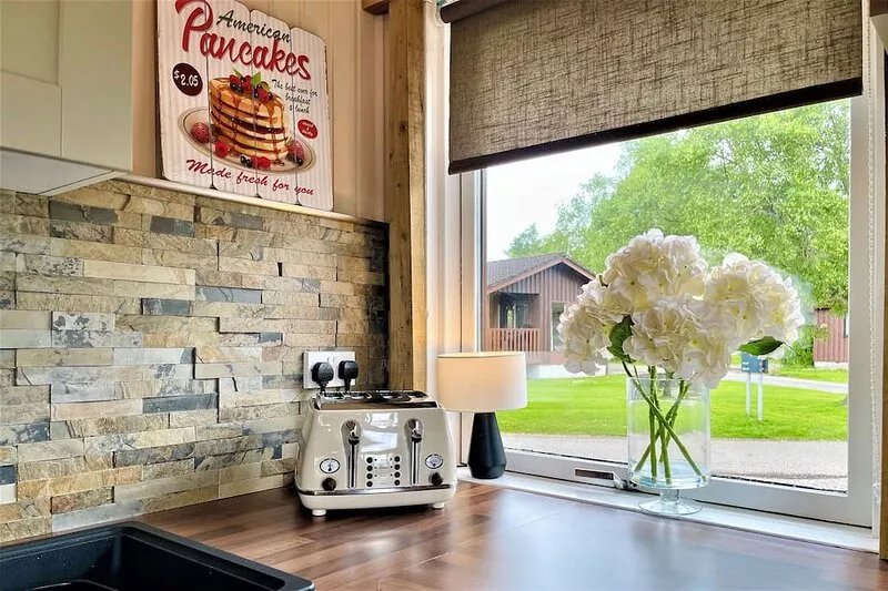 Breacan Lodge -  a lodge that sleeps 4 guests  in 2 bedrooms