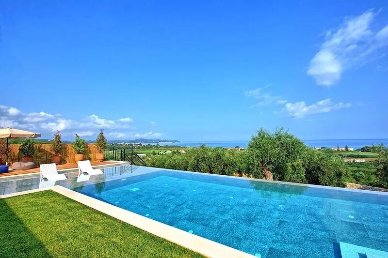 Villa Acropolitana – Luxury Corfu vacation villa rental with pool and sweeping