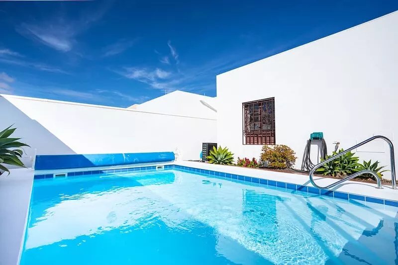 Attractive villa with private pool, quiet area, walking distance of amenities.