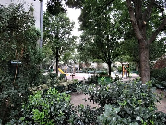 Square Jules Verne