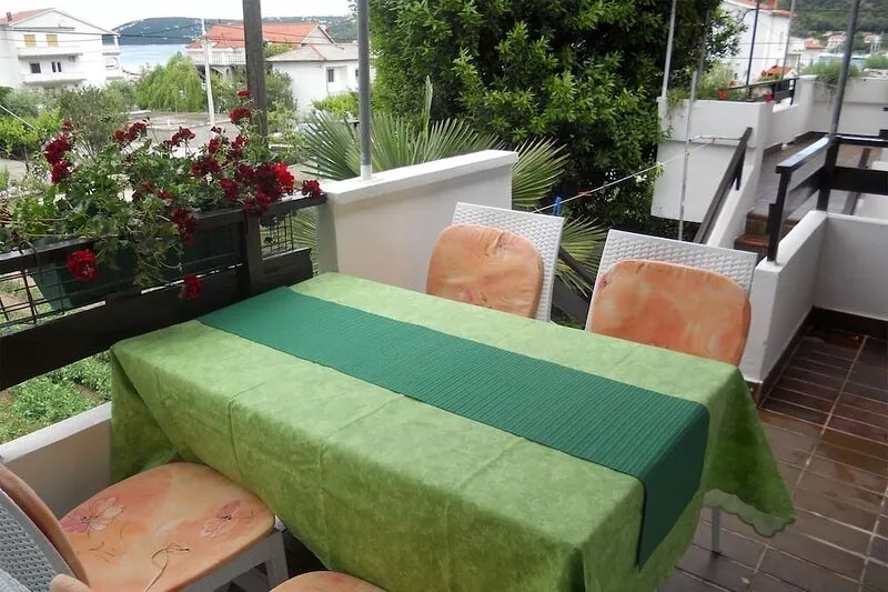 Two bedroom apartment with terrace and sea view Supetarska Draga - Donja, Rab