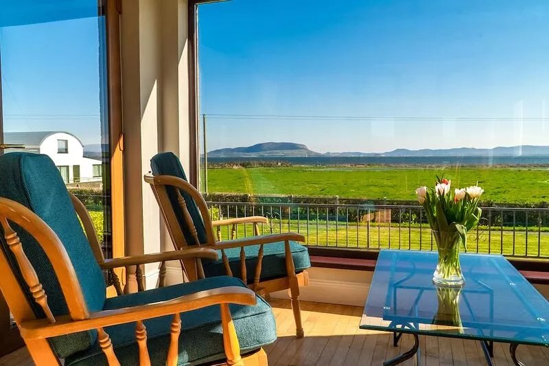 STUNNING 4 bed, 2 bath big, bright farmhouse. Spectacular Sea/Mountain views.