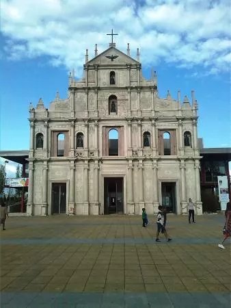 Galeria Municipal Vieira da Silva