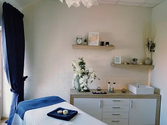 Health & Beauty Therapy by iSpado