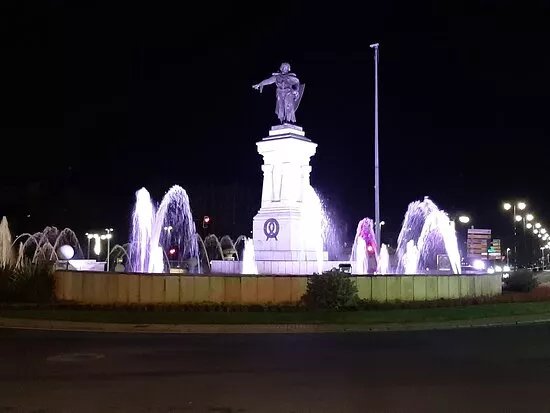 Monumento a Guzman el Bueno