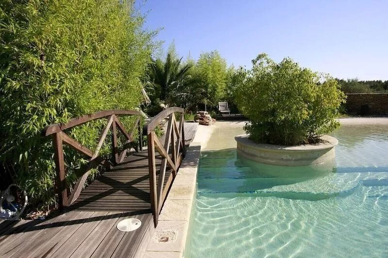 THE PATIO. The Mas des Bouteillans