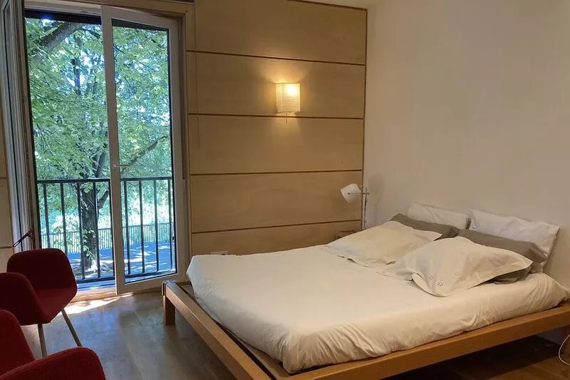Apt for rent in the heart of historic Pamplona, spacious, calm, modern, Wi-Fi