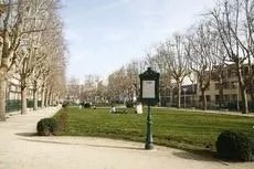 Square Robert Doisneau