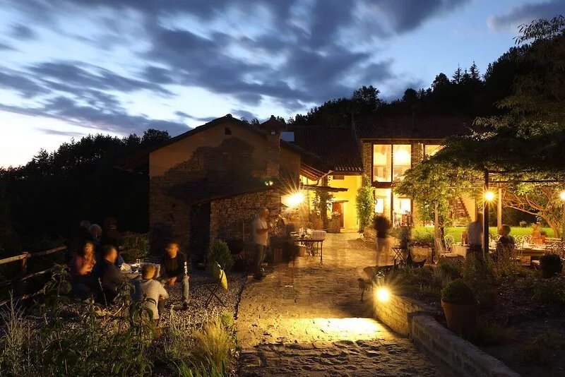 Piedmont Barolo 17th C. Villa, Pool, WiFi, Cooking Classes, Wine Tours