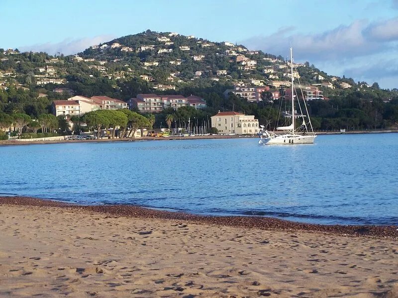 Studio cabin, sea view in Agay, 2 * for 2 adults + 2 children