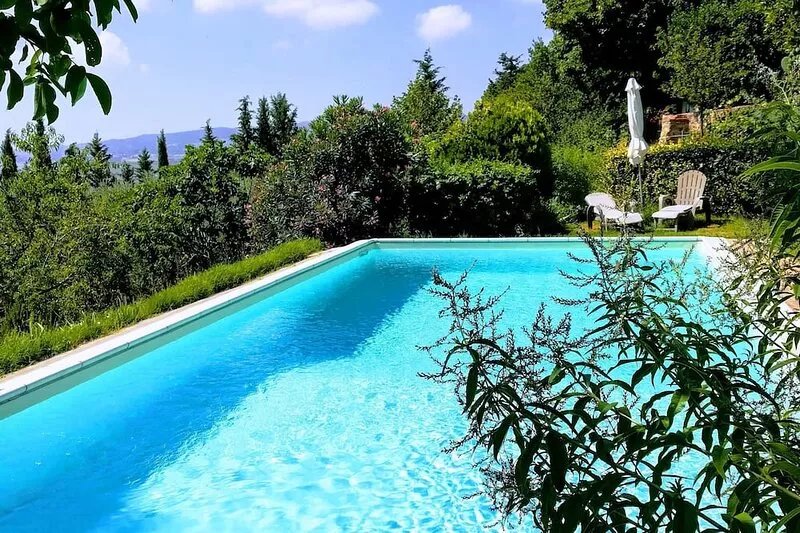 Holidays in an 18th century Tuscan villa with swimming pool