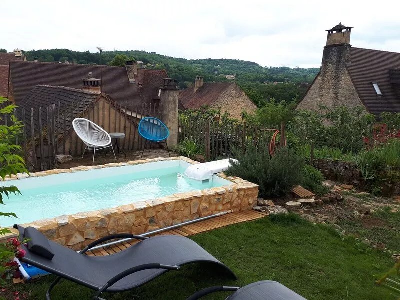 A romantique pittoresque house located inside the fortified walls of Domme.