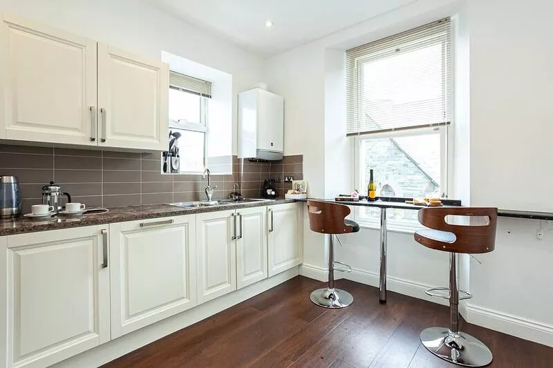 Large self contained Keswick town centre apartment, free parking  for 1 car.