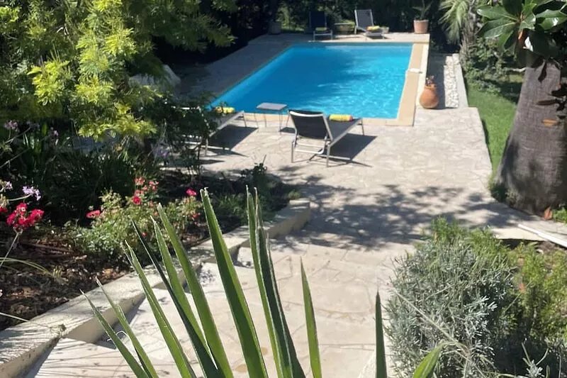 Charming villa near village in absolute calm. Secluded Pool in luscious garden