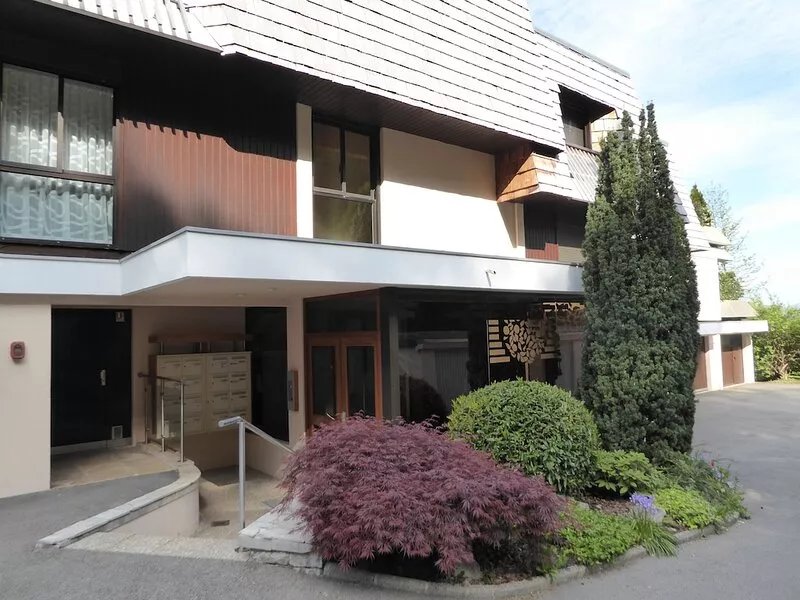 3rd floor apartment with lake view swimming pool tennis