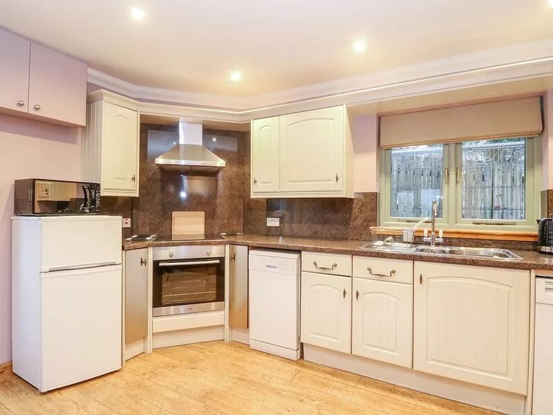 LITTLE TIGH CLOVELLY, romantic, with a garden in Spean Bridge