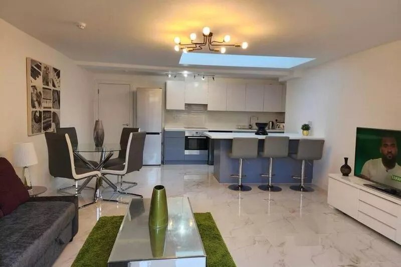 Paradigm House, Stunning 2-Bedroom Apartment 1, free Parking, Oxford