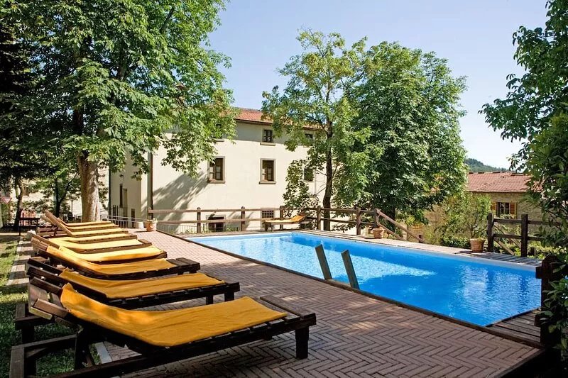 Villa Casalino  your  Tuscany wedding, 13 bedrooms and  ensuites up 32 guests,