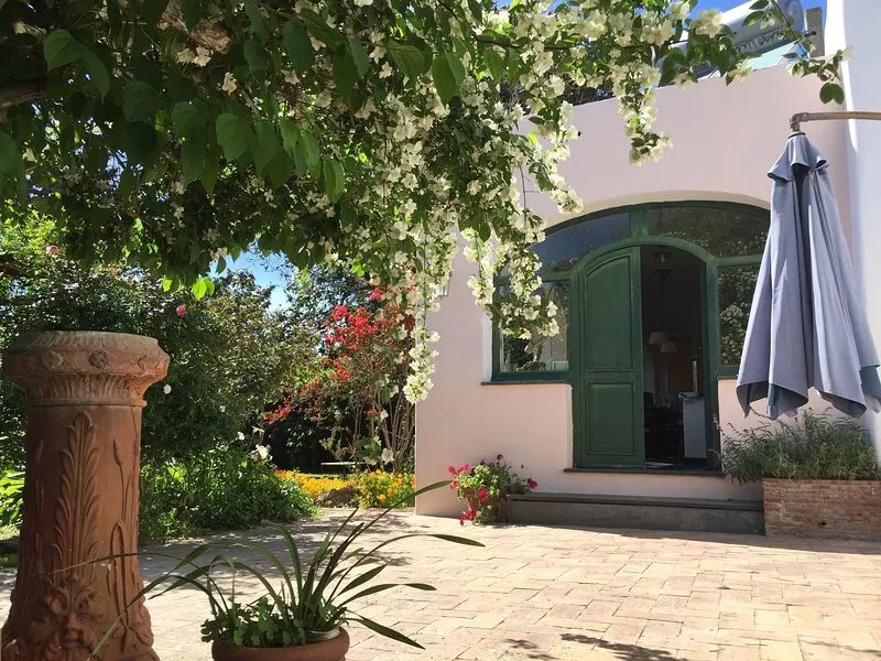 Old family house with garden and access to the sea