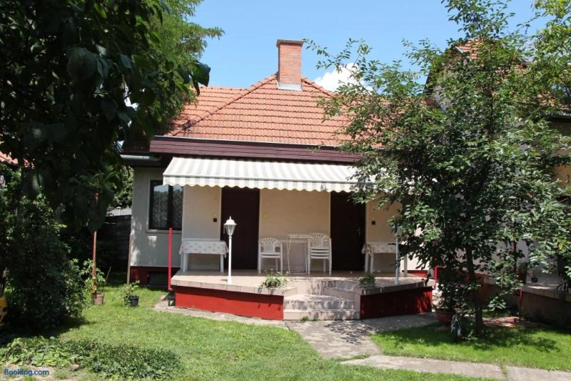 Fecskefeszek Nyaralohaz
