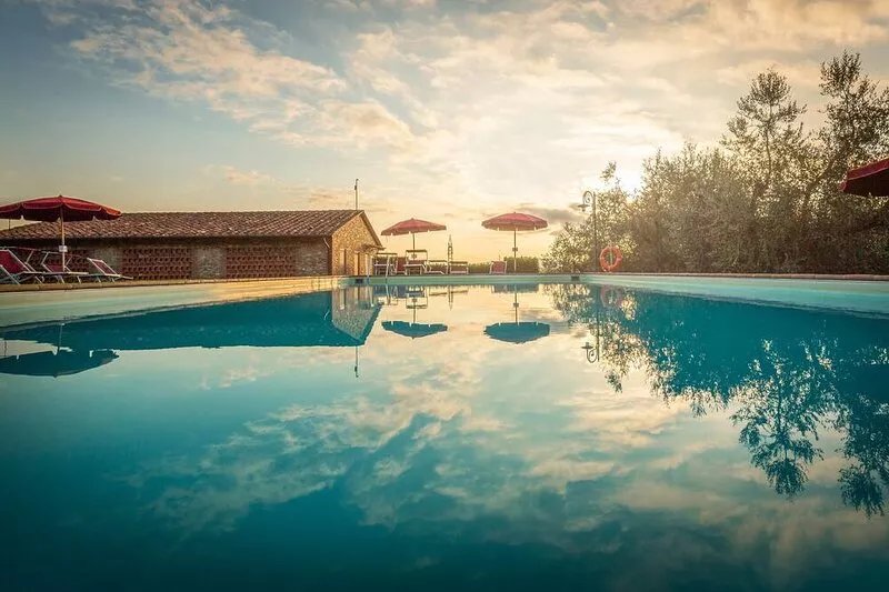 Il Cavaliere - tuscan farmhouse with pool on the wine road of Montecarlo-Lucca