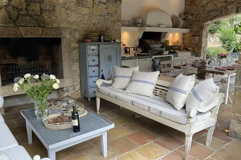 Wonderful old farmhouse 5 minutes from the medieval village of Seillans.