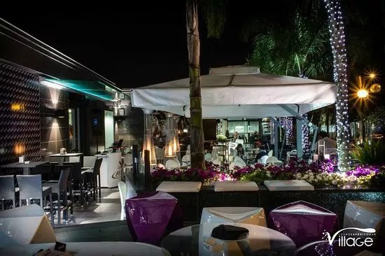 Village Lounge Aperitif Bar