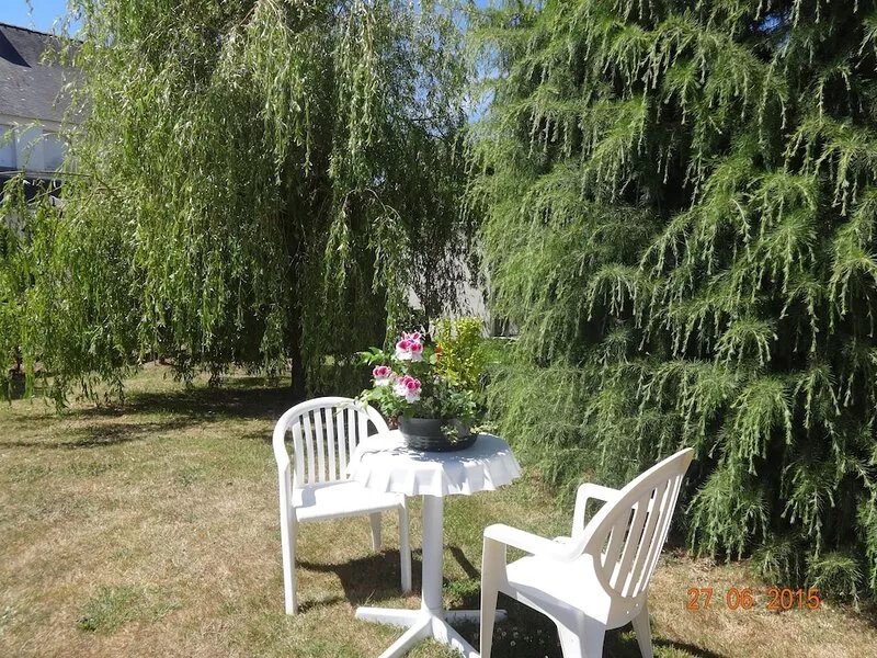 Holidays in Locmariaquer, house 5 to 6 people, 400 m village and port, 700 m pla