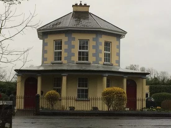 Rockingham gate Lodges