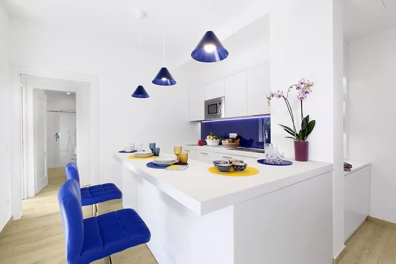 AMORE RENTALS - Sara Home with Private Terrace, Air Conditioning and Internet
